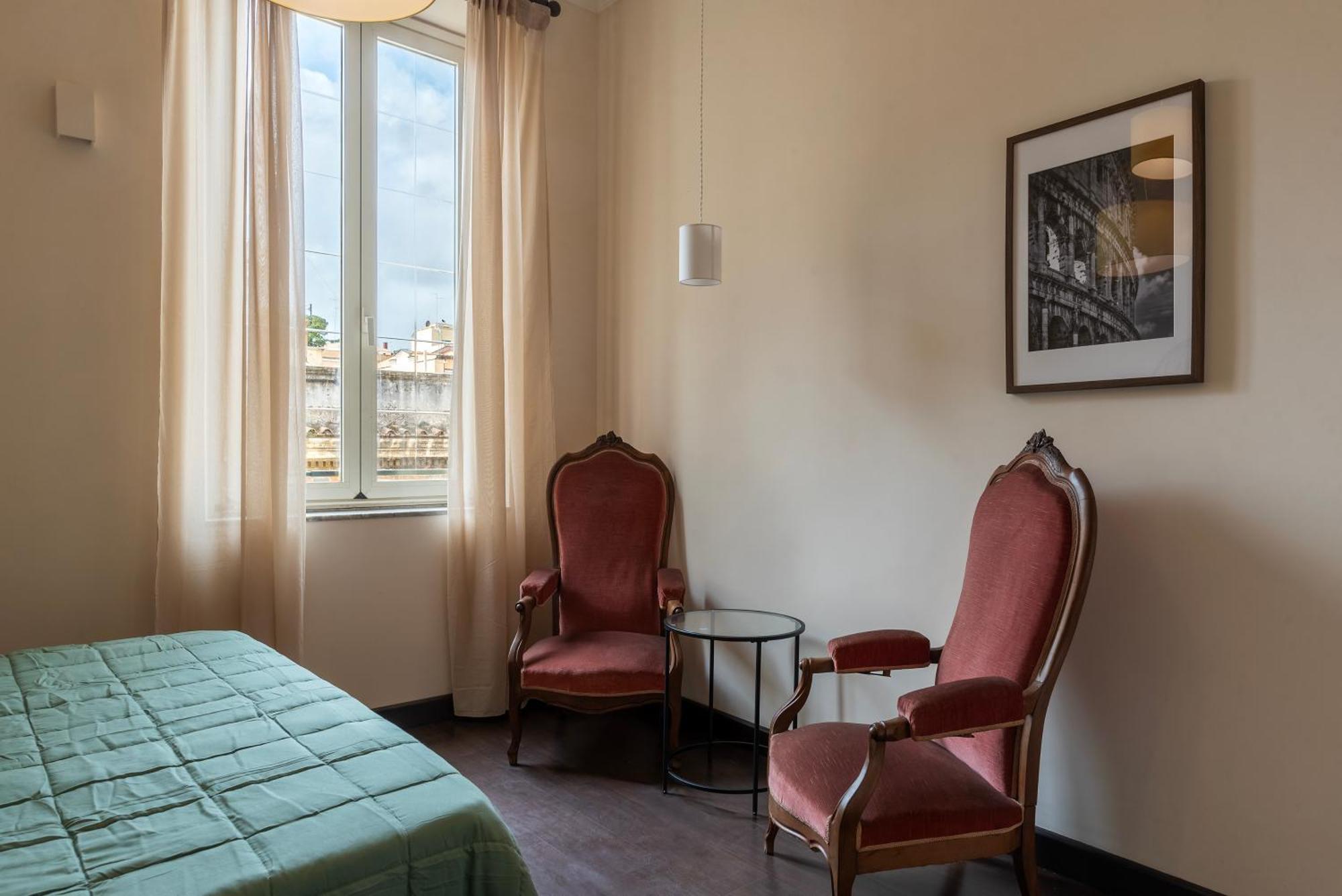 Colosseo & San Clemente Apartment Roma Ngoại thất bức ảnh